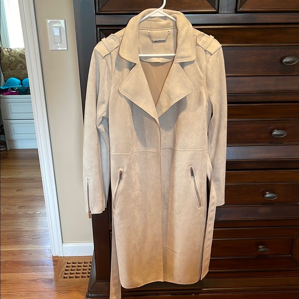 EUC Tahari Women's Beige Faux Suede Coat Size L